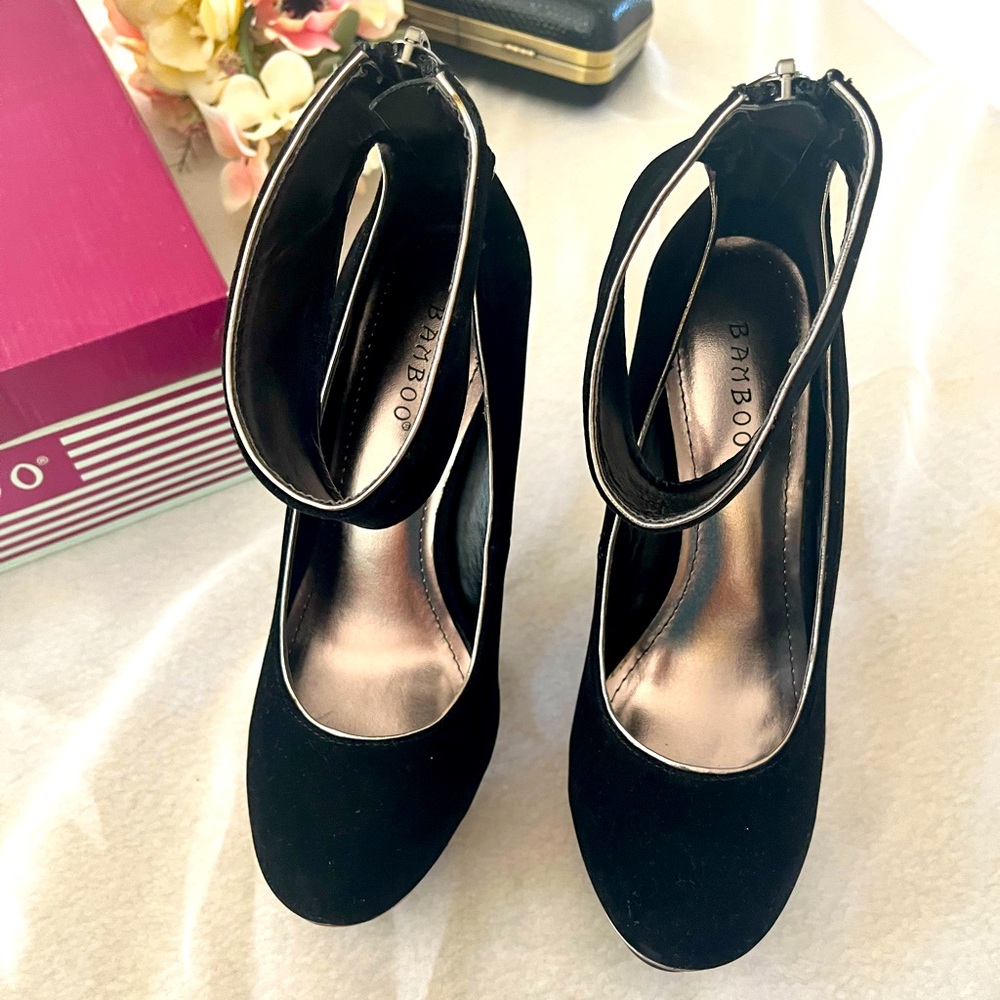 Bamboo Brand Shoe, Ankle Band, Size 7 1-2, Black Never Worn